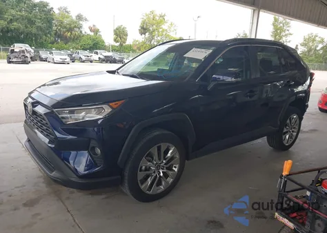 2021 Toyota Rav4 Xle Premium z USA, uszkodzony, nr VIN 2T3C1RFVXMW171339
